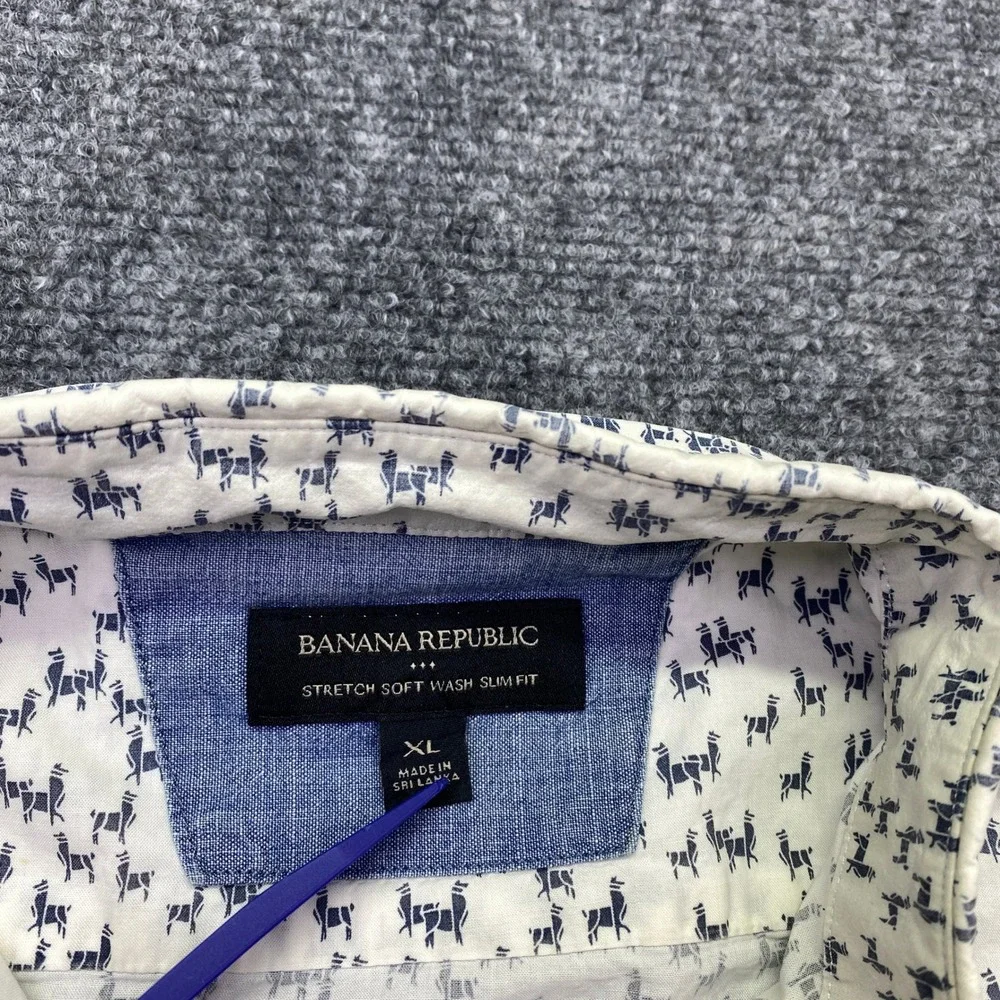 Banana Republic Men XL Llama Print Short Sleeve Button Down Shirt Slim Fit White